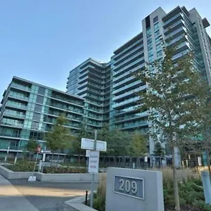 Apartment View W/parking!, Toronto